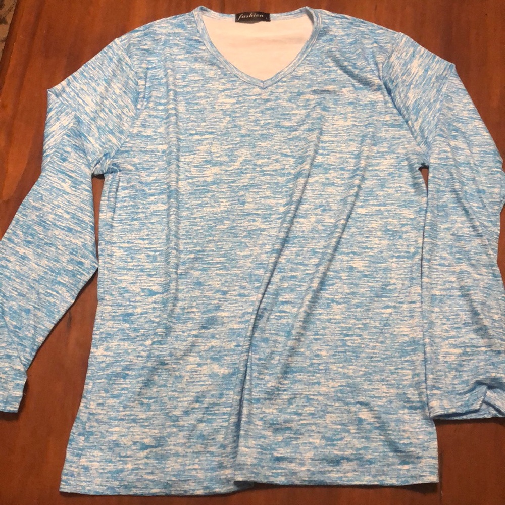 ‘NWOT’-Men’s Long sleeve tee shirt.